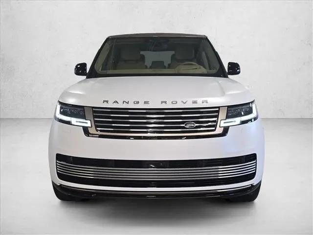 2026 Land Rover Range Rover P615 SV