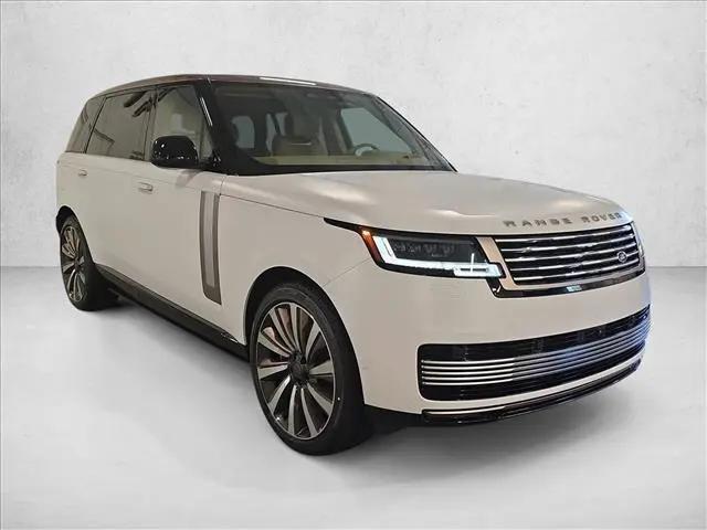 2026 Land Rover Range Rover P615 SV