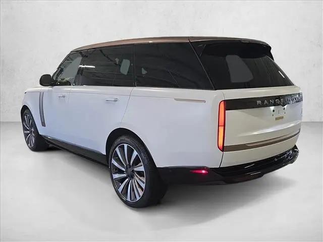 2026 Land Rover Range Rover P615 SV