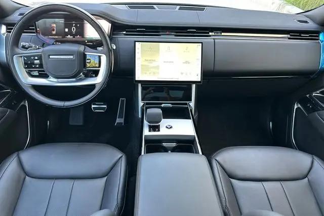 2026 Land Rover Range Rover P530 SE 7 Seat