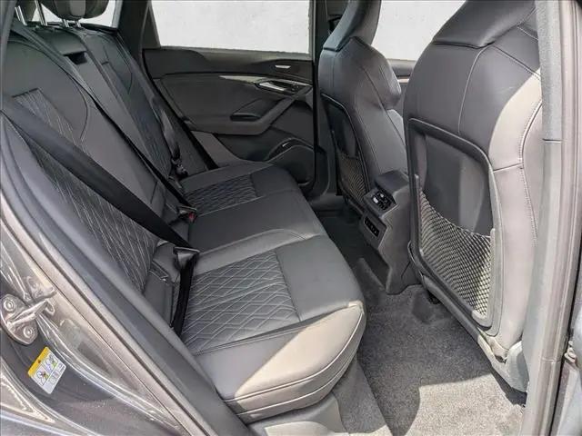2025 Audi SQ6 e-tron Prestige quattro