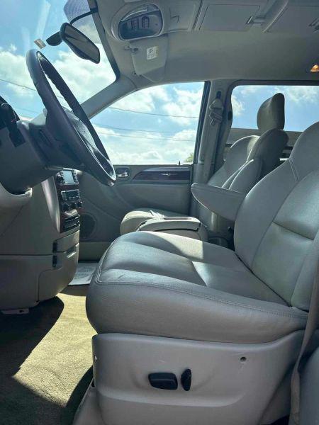 2007 Chrysler Town & Country Limited