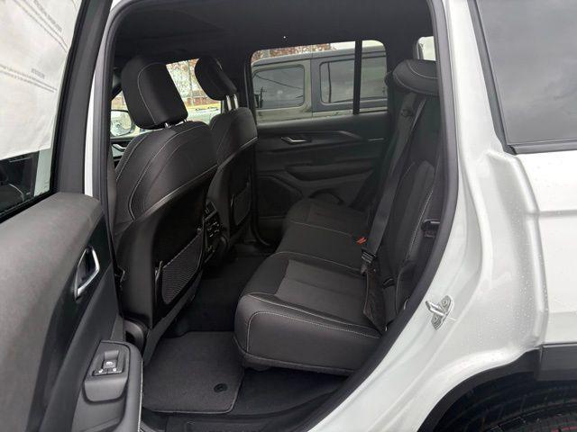 2025 Jeep Grand Cherokee Laredo X 4x2