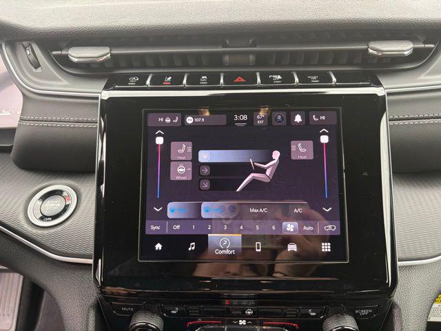 2025 Jeep Grand Cherokee Laredo X 4x2