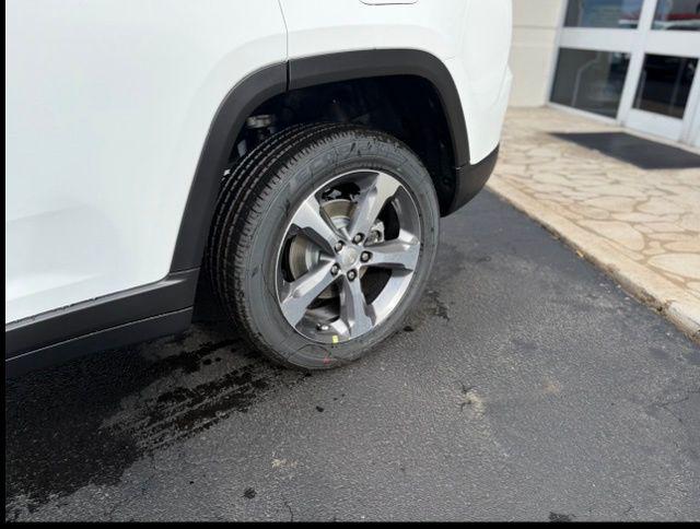 2025 Jeep Grand Cherokee Laredo X 4x2