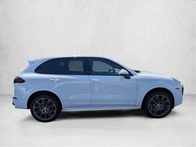 2016 Porsche Cayenne GTS