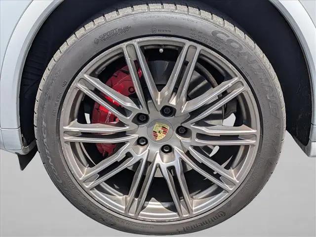 2016 Porsche Cayenne GTS