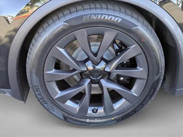 2023 Tesla Model X Standard Range