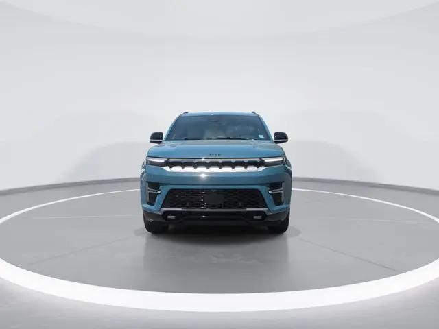 2026 Jeep Grand Wagoneer L 4x4