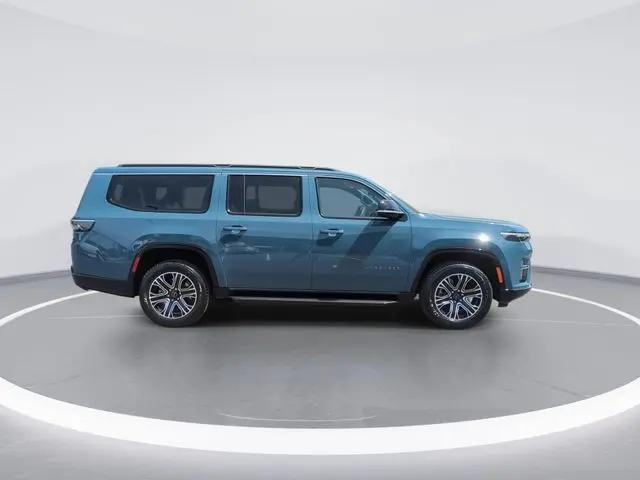 2026 Jeep Grand Wagoneer L 4x4
