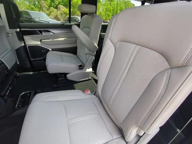 2026 Jeep Grand Wagoneer L 4x4