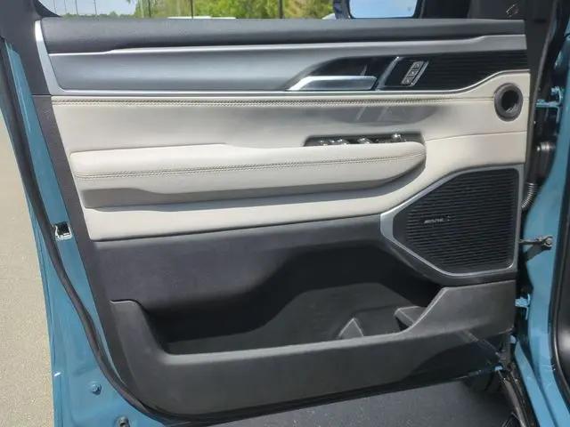 2026 Jeep Grand Wagoneer L 4x4