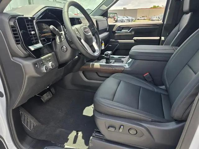 2026 GMC Sierra 1500 Crew Cab, Short Bed, SLT, 4WD