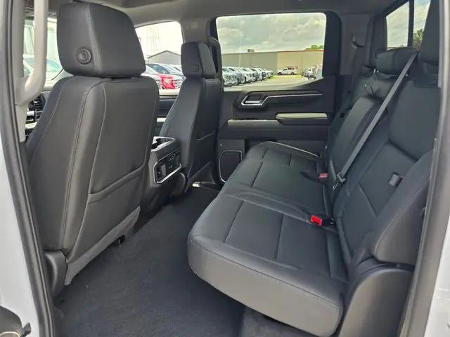 2026 GMC Sierra 1500 Crew Cab, Short Bed, SLT, 4WD