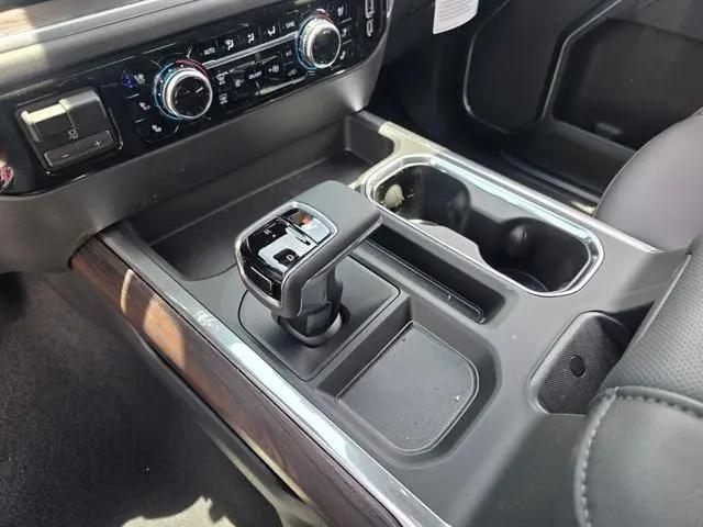 2026 GMC Sierra 1500 Crew Cab, Short Bed, SLT, 4WD