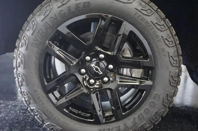 2026 Chevrolet Silverado 1500 4WD Crew Cab Short Bed Custom Trail Boss