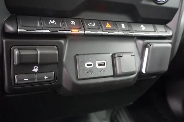 2026 Chevrolet Silverado 1500 4WD Crew Cab Short Bed Custom Trail Boss