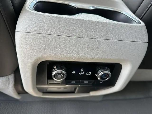 2024 GMC Acadia AWD Denali