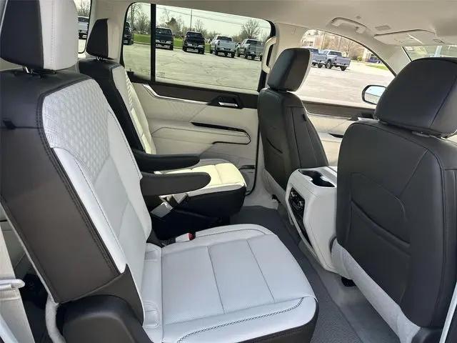 2024 GMC Acadia AWD Denali