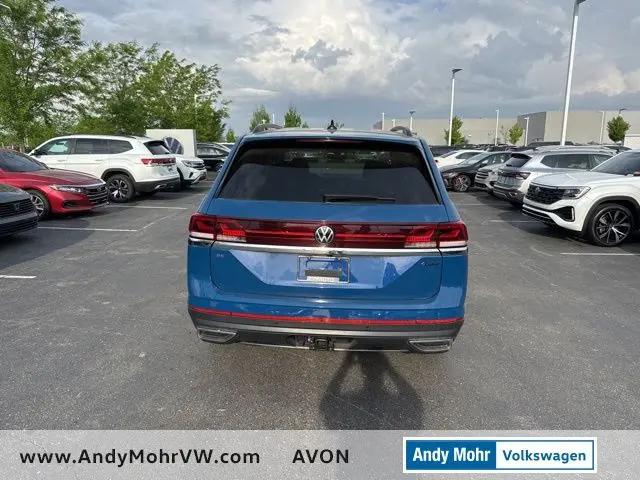 2026 Volkswagen Atlas SE with Technology