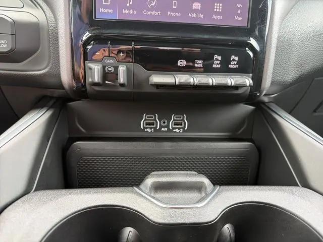 2026 Ram 2500 Big Horn Crew Cab 4x4 64 Box