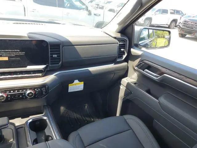 2026 GMC Sierra 1500 Crew Cab, Short Bed, SLT, 4WD