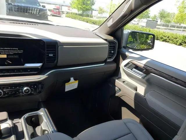 2026 GMC Sierra 1500 Crew Cab, Short Bed, SLT, 4WD