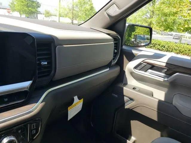2026 GMC Sierra 1500 Crew Cab, Short Bed, SLT, 4WD