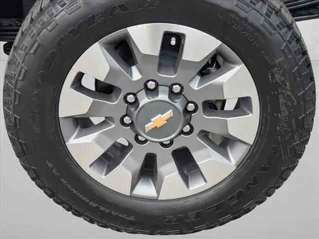 2026 Chevrolet Silverado 2500HD Crew Cab, Standard Bed, Custom, RWD