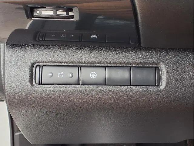 2024 Nissan Pathfinder SV 4WD