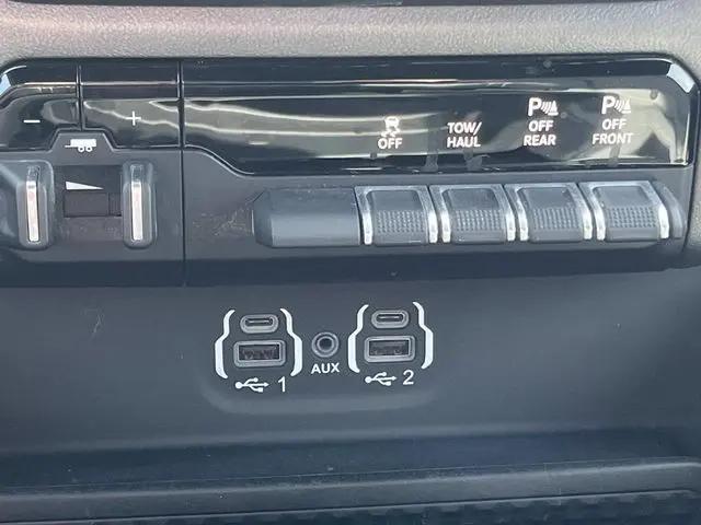 2021 Ram 1500 Big Horn Quad Cab 4x4 6'4" Box