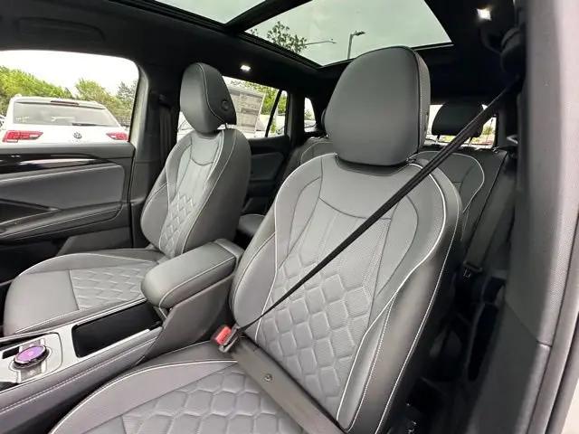 2026 Volkswagen Tiguan SEL R-Line Turbo
