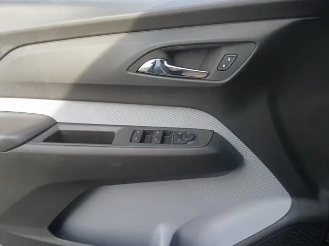2027 Chevrolet Bolt LT FWD