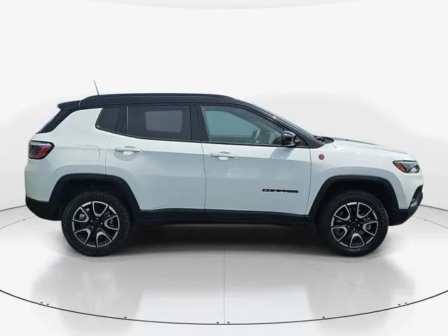 2025 Jeep Compass Trailhawk 4x4