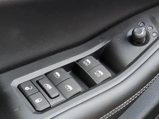 2026 Jeep Grand Cherokee L Altitude 4x2