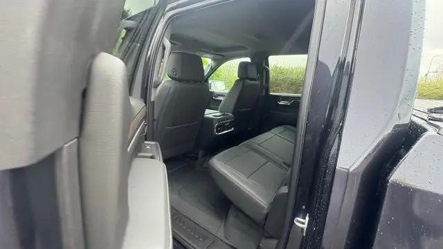 2024 GMC Sierra 1500 4WD Crew Cab Short Box SLT