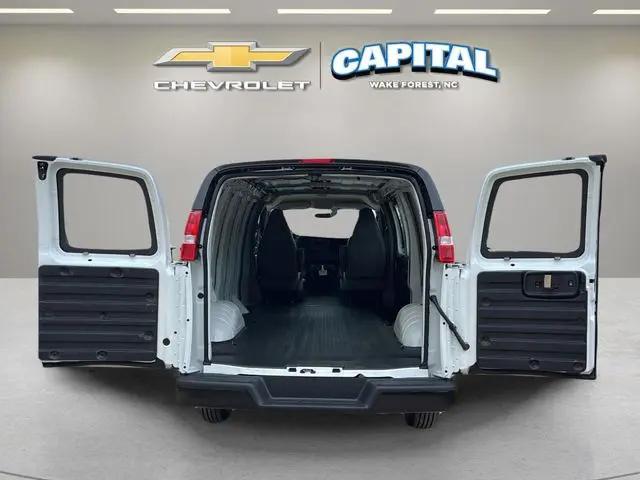 2026 Chevrolet Express Cargo Van 2500 Regular Wheelbase, WT, RWD