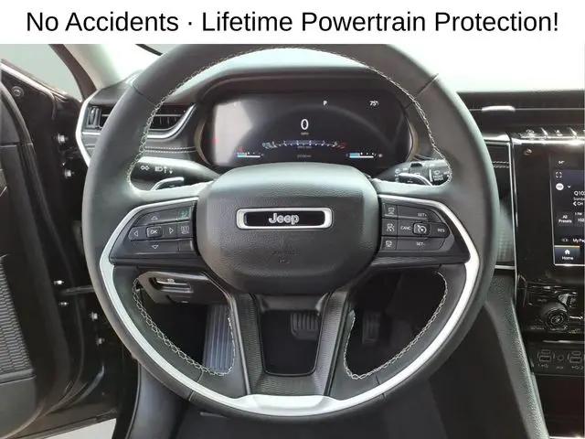 2023 Jeep Grand Cherokee Laredo 4x4