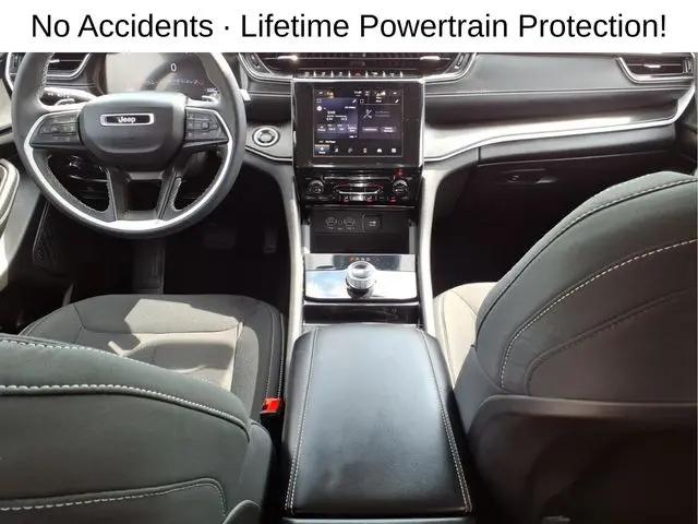 2023 Jeep Grand Cherokee Laredo 4x4