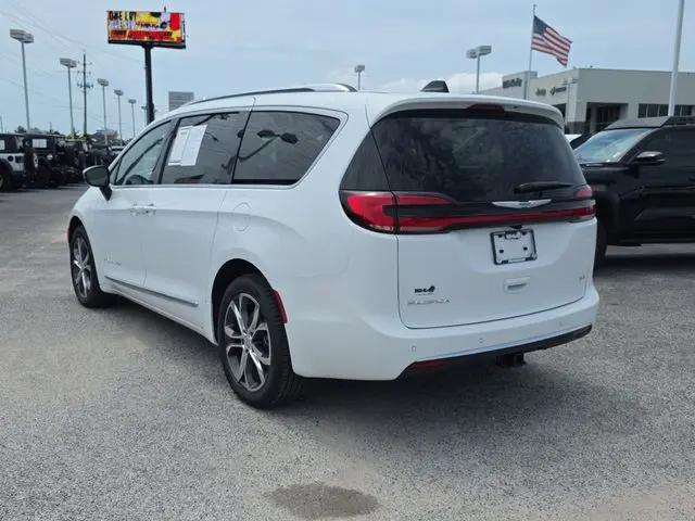 2026 Chrysler Pacifica Pinnacle AWD