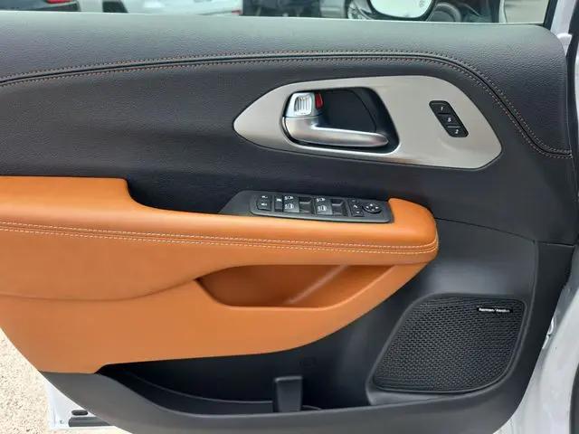 2026 Chrysler Pacifica Pinnacle AWD