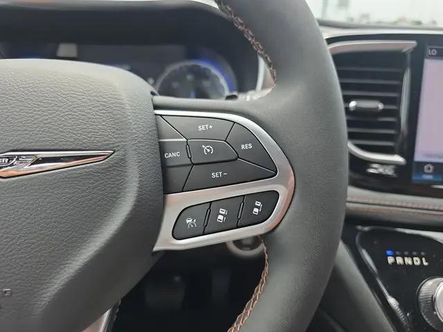 2026 Chrysler Pacifica Pinnacle AWD