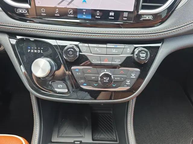 2026 Chrysler Pacifica Pinnacle AWD