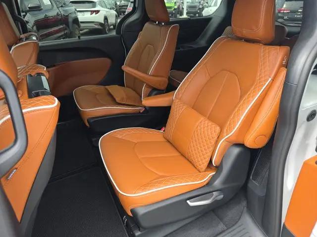 2026 Chrysler Pacifica Pinnacle AWD