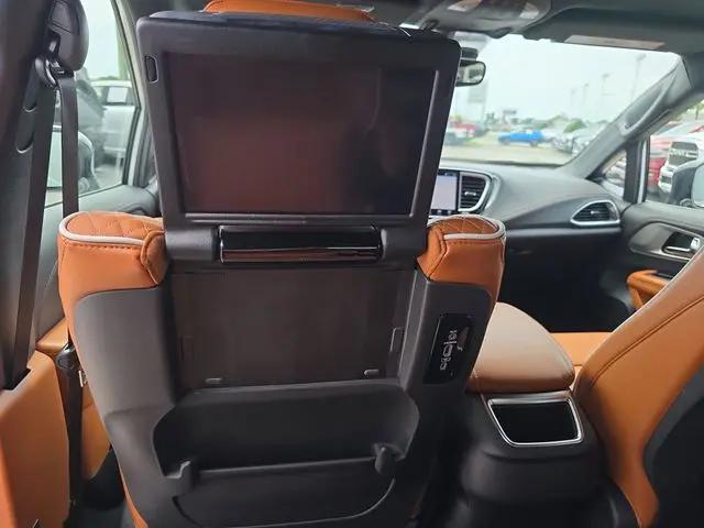 2026 Chrysler Pacifica Pinnacle AWD