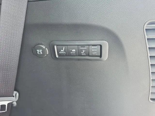 2026 Chrysler Pacifica Pinnacle AWD