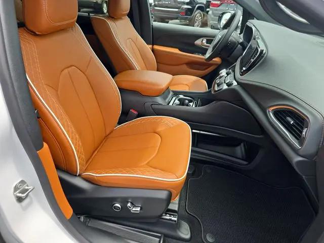 2026 Chrysler Pacifica Pinnacle AWD