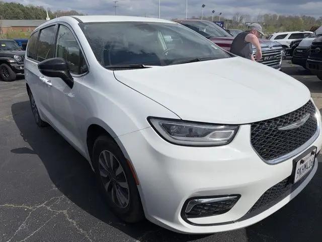 2024 Chrysler Pacifica Hybrid Select