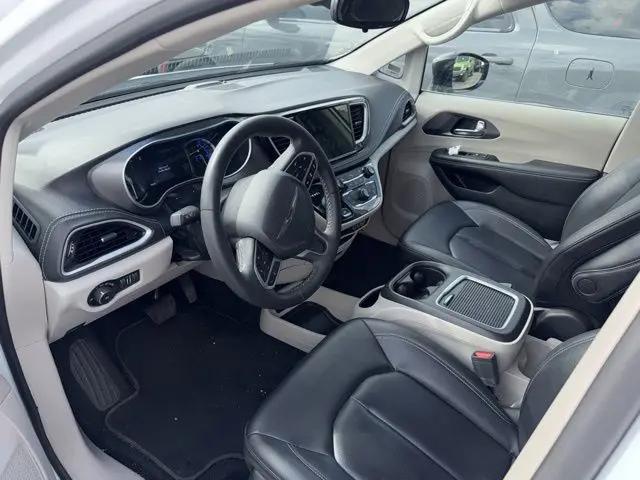 2024 Chrysler Pacifica Hybrid Select