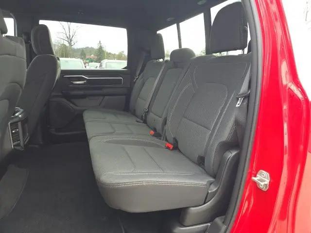 2024 Ram 1500 Big Horn Crew Cab 4x4 5'7" Box